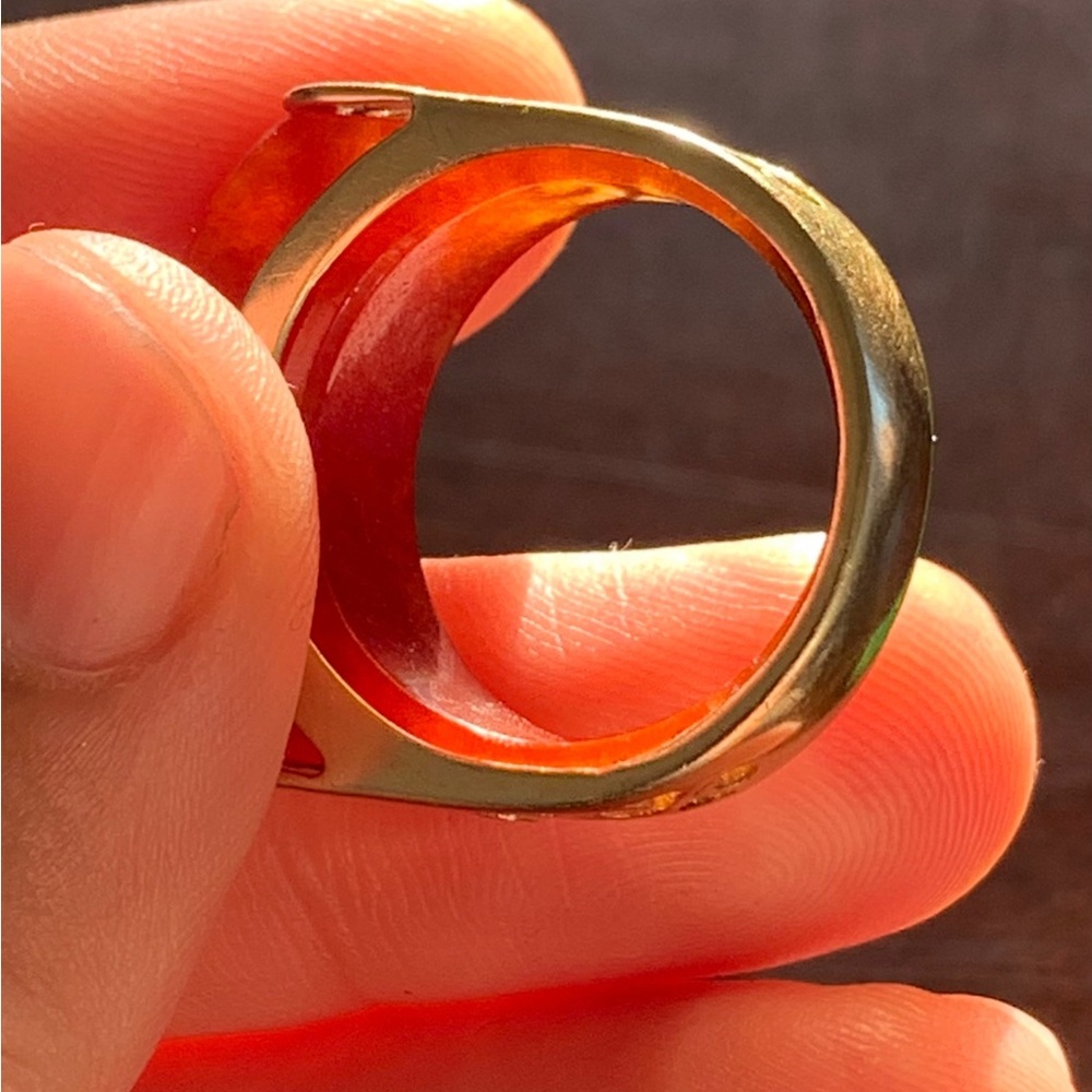 14kt yellow gold Red Jade Ring - Picture 10 of 11